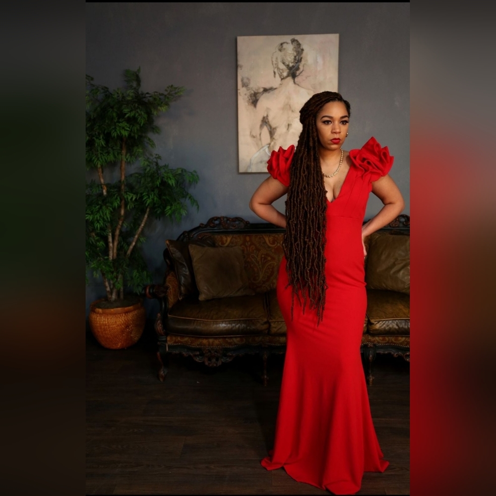 Red dress: Fashion Nova